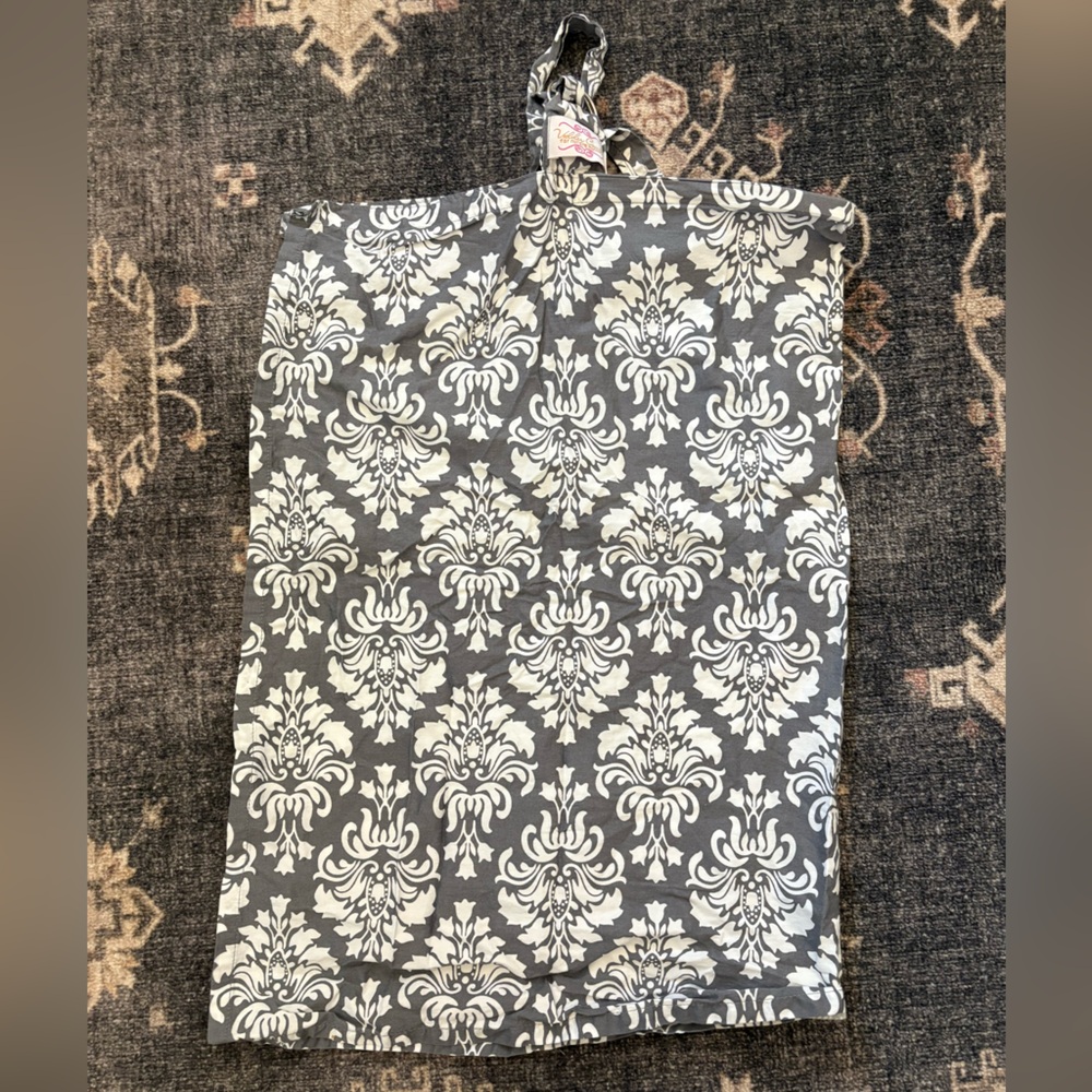 Elegant Gray and White Patterned nursing cover